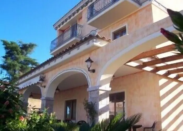 Castello Di Tavolara Hotel 3*