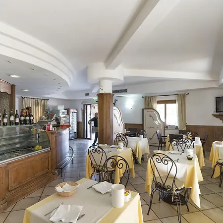 Castello Di Tavolara Hotel 3*