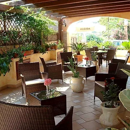 Castello Di Tavolara Hotel 3*