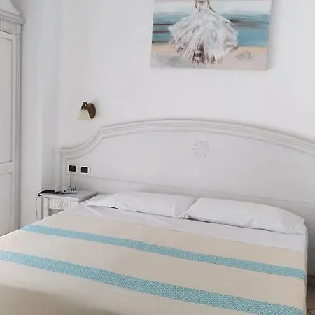 Castello Di Tavolara Hotel 3*